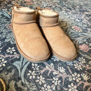 Chestnut Mini Ugg Size 8